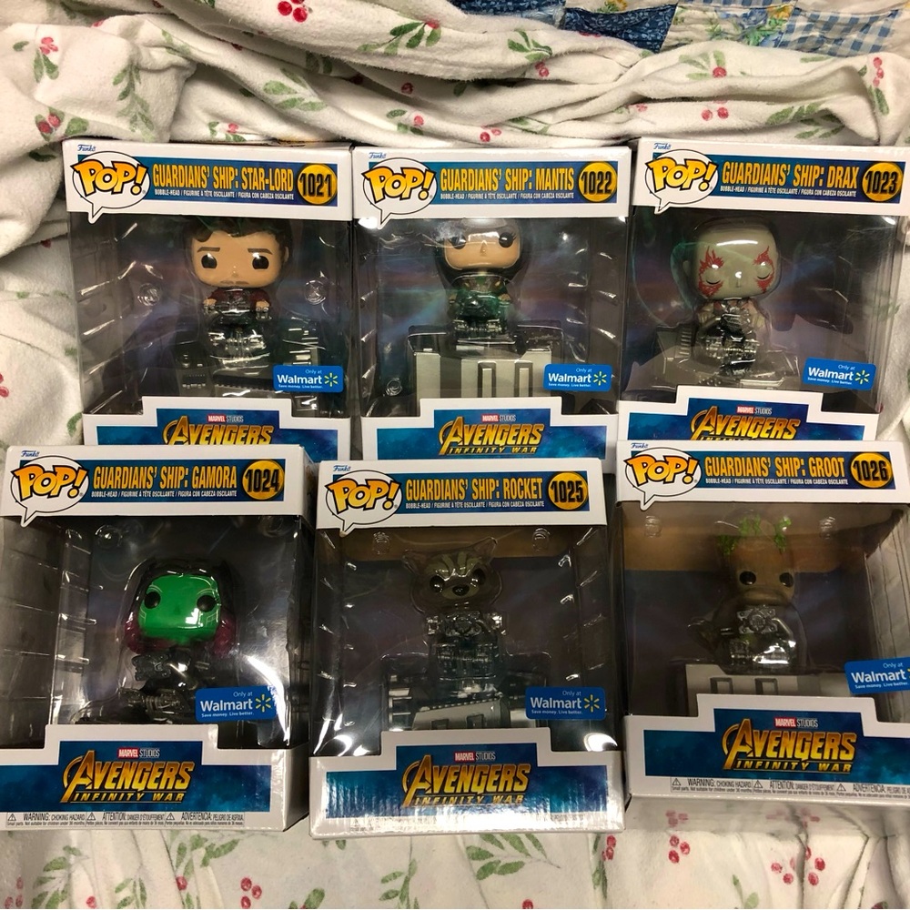 Set of 6 FUNKO POP Avengers, infinity war.     1021-1026 Walmart set..